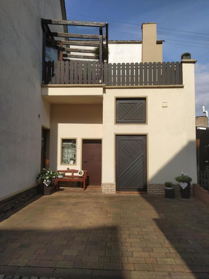 Ferienhaus Treis Neef Экстерьер фото