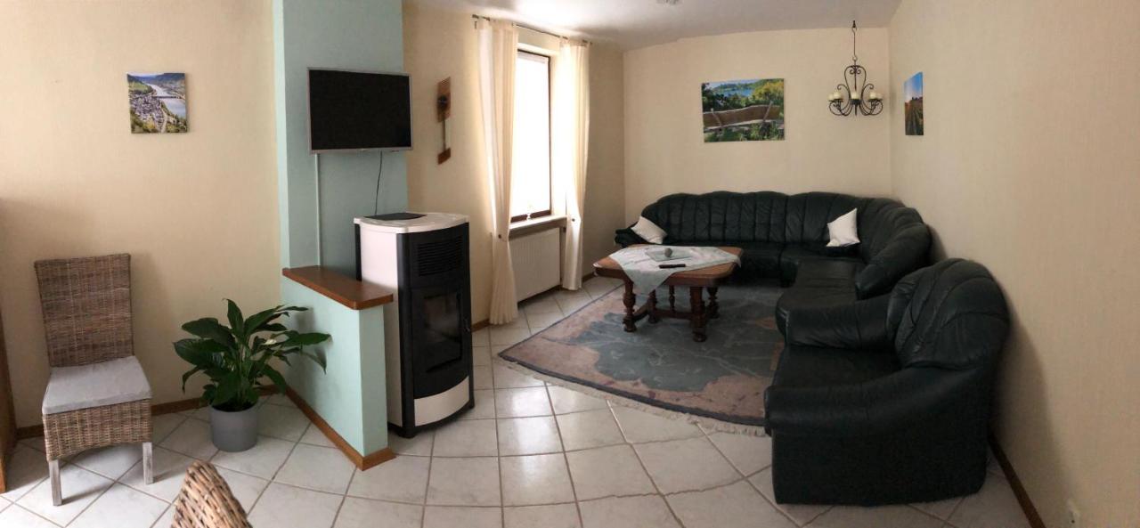 Ferienhaus Treis Neef Экстерьер фото